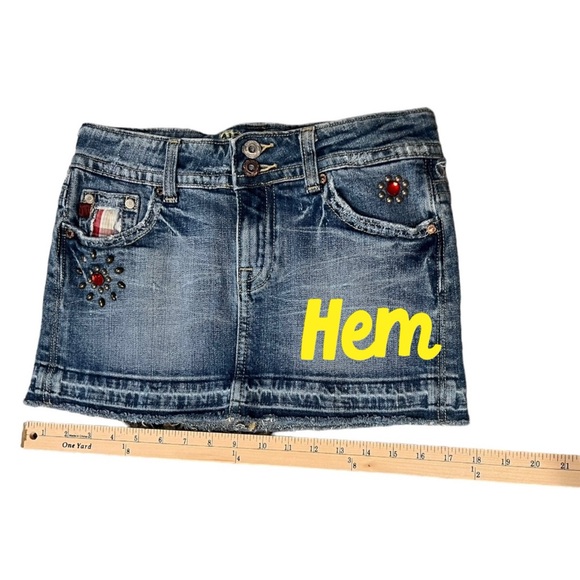 Miss Me Jeans Denim Mini Skirt Raw Hem Embellished Studded Women’s Size Small - Picture 15 of 15